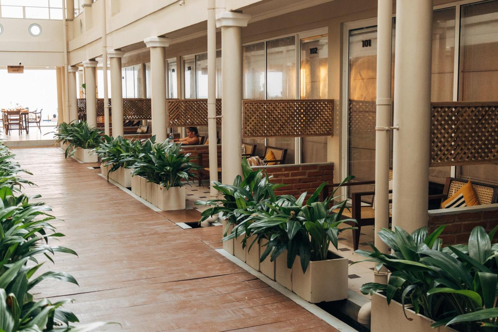 Neevana Hotel Hikkaduwa Esterno foto