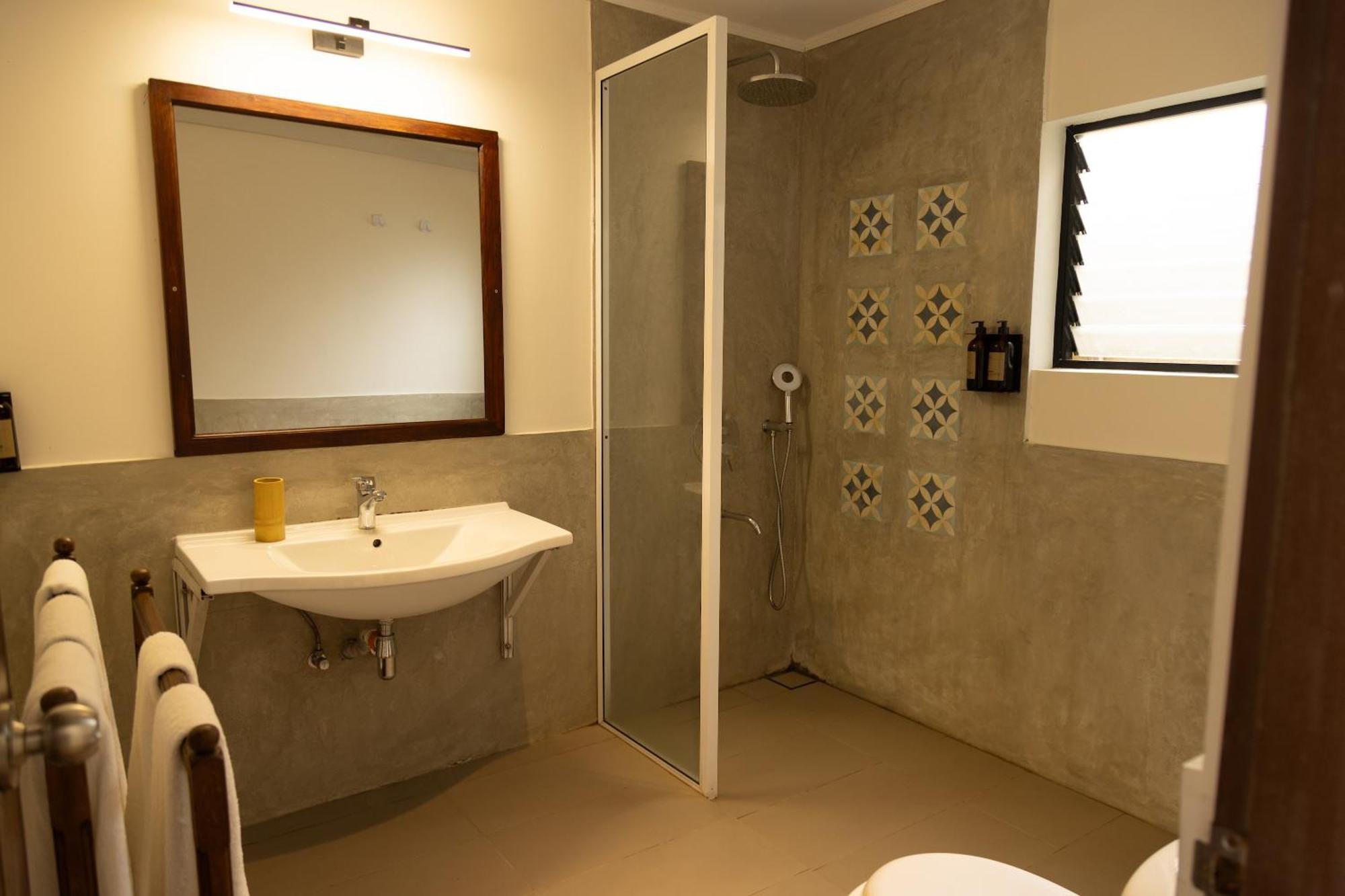 Neevana Hotel Hikkaduwa Esterno foto