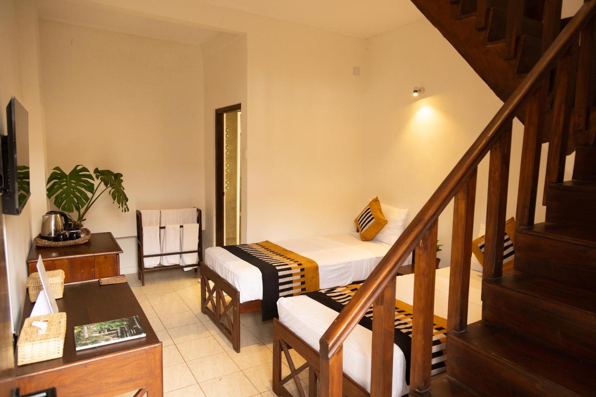 Neevana Hotel Hikkaduwa Esterno foto